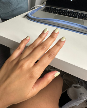 New trend in town: Butter yellow nails